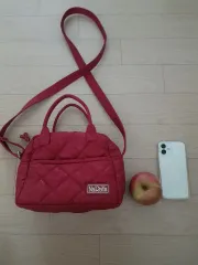 新品 aDaYa キルティング クロスバッグ 角は崩れないのに 柔らかさ とても軽くて 数