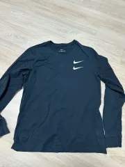 ナイキ 長袖Tシャツ xl スウッシュ