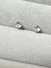 K18 天然タンザナイト ピアス／小粒・華奢・上品デザイン　18金　刻印有り