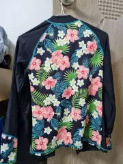 フラワー パータン ラッシュガード 長袖 ブラック