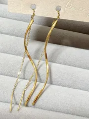 ウェーブアメリカンピアス（サージカルステンレス／18K PVDコーティング）