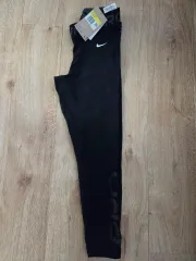 新品 NIKE プロ レギンス