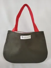 ハンドメイド　ミニバッグ（無地　ダークグレー×レッド　裏地付き）