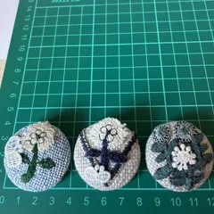 風邪回復セール　1,000円　3点セット　ミナペルホネン刺繍生地使用　ハンドメイドブローチ　12