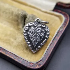 WWII期 ヴィンテージ スウィートハートジュエリー 葡萄の葉 チャーム 925 シルバー ペンダントヘッド 銀 レトロ フローラル Y25-E⑥