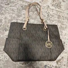 MICHEL KORS　マイケルコース　トートバッグ　シグネチャー　BROWN　ブラウン　総柄　ハンドバッグ　鞄