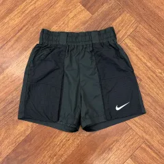 レディース NIKE ウーブン ハーフパンツ