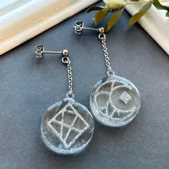 月と幾何学 シルバー 透明レジンピアス 透かし模様 三日月 星 クリア 軽い ハンドメイド