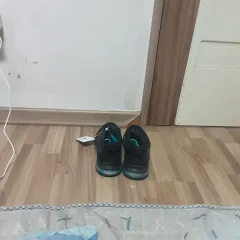 スニーカー 完全 新品 サイズ 260 です