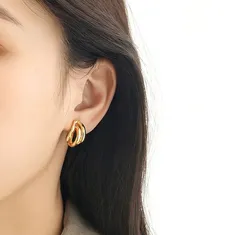 痛くない イヤリング 光沢パール 落ちにくい かわいい 高級感 ピアスに見えるイヤリング ノンホールタイプ フォーマル カジュアル ビジネス オフィス 結婚式 入学式 卒業式 二次会 パーティー デート 軽量 両耳用 耳に優しい プレゼント ギフト D