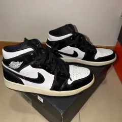 ナイキ エア ジョーダン1 ミッド 光沢ブラック 280