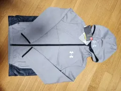 新品 M（身長140cm） - UNDER ARMOUR アンダーアーマー ジュニア 機能性 フードジップアップ