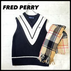 FRED PERRY フレッドペリー　 Vネック　 ニットベスト　刺繍　黒　白　ブラック　ホワイト　リブ編み