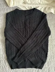 黒 ケーブル編み ニット