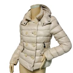 み*こ様 【お値下げ中】MONCLER ライエ　軽量ダウンジャケット ホワイト み*こ様 【お値下げ中】MONCLER ライエ 軽量ダウンジャケット ホワイト