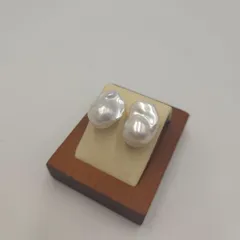 LARICAバロックパールピアス値下げ❣️ LARICA ラリカ バロックパール 直付けピアス 値下げバロックパール直