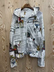 John Galliano ニュースペーパープリント ウールテーラードジャケット John Galliano ニュースペーパープリント ウールテーラードジャケット