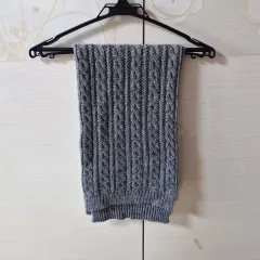 ケーブル編みニットマフラー (新品)