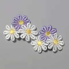 ♢ハンドメイド♢花の刺繍ヘアクリップ 2個セット