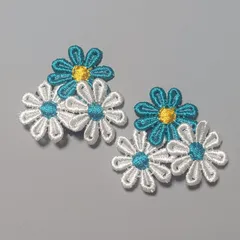 ♢ハンドメイド♢花の刺繍ヘアクリップ 2個セット
