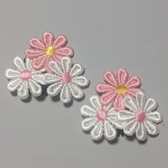 ♢ハンドメイド♢花の刺繍ヘアクリップ 2個セット