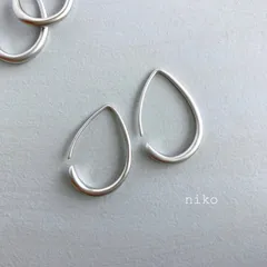 ◆ 208 マット シルバー ／ ティアドロップ フープ ピアス ◆　定番 人気 上品 きれいめ 大人可愛い シンプル アクセサリー　☆ゴールドあり
