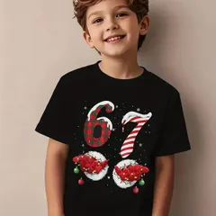 【送料無料】ジュニア クリスマス 67号 誕生日 Tシャツ - 赤とキャンディキャネ、雪の結晶、67のプリント入り 熱転写3DプリントTシャツ  パロディ 子供服 男の子 女の子 小学生 中学生  半袖 トップス スポーツ キャンプ 夏服 コットン100%