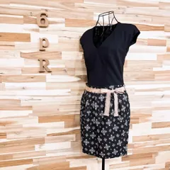 【ピンコ】Vネック ノースリーブ ラメ ジャガード ドッキング ワンピース 黒