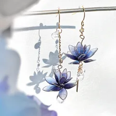 一輪花 -蓮- 瑠璃色 ピアス/イヤリング  ディップアート アメリカンフラワー ワイヤー 結婚式 ブライダル ウェディング 成人式 入学式 花 ワイヤー アシンメトリー おしゃれ 可愛い デート