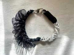 パラコード　スマホ　ハンドストラップ　ハンドメイド　フリル　リボン