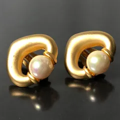 イヤリング パールデザイン トライアングル 三角 ゴールドカラー クリップ式 レディースアクセサリー■S84