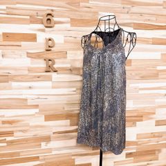 【ザラ】ノーカラー ウエストマーク ロング ベスト コート Vネック S グレー 腰回り、隠したい！【ZARA】の「ロング丈ベスト」がちょうどイイかも
