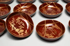 【蔵A5083】木製溜塗　蒔絵花図　木皿　菓子皿　二十枚