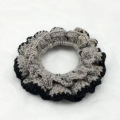 シュシュ　ハンドメイド　かぎ針編み　ダブルフリル　グレーマーブル