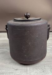 人間国宝　佐藤浄清　透木釜　共箱　4.4㌔/幅約32㎝東Y8-0408⑤タコサオ 人間国宝 佐藤浄清 透木釜 共箱 4.4㌔/幅約32㎝東Y8-0408⑤タコサオ