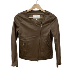 Item thumbnail for item b20054af-ac8c-47af-bf9b-38d4b6ddcb52