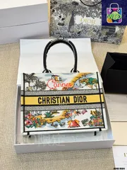 【今日特価】Dior ディオール 25SSブタフライ刺繍ブックトートバッグ 原版布提花素材で大容量と造型性を兼ね備える