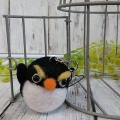 羊毛フェルト ペンギン スイカ ストラップ ハンドメイド - メルカリ