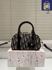 【今日特価】D-Vibe East-West 超ミニ ハンドバッグ