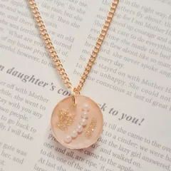 「ハンドメイド  パールのラウンドネックレス  ベージュ」 レジン 可愛い 大人 肌馴染み かっこいい  カジュアル ナチュラル シンプル デート イベント 推し活