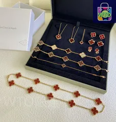 [Van Cleef & Arpels] ヴァン クリーフ＆アーペル VCA 赤い四つ葉のクローバー シリーズ リアルショット｜本日限定特価｜新品未使用-WTO輸入1