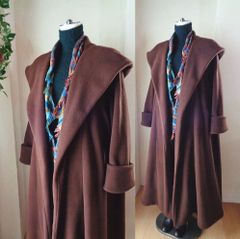 マリーアントワネット王妃 ピーコックグリーンの豪華ロングトレーン