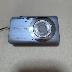 【美品】CASIO EXILIM EX-Z800 シルバー14.1メガピクセル Casio Exilim EX-Z800 14.1 MP Digital Camera with 4x Optical Zoom