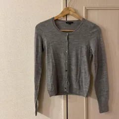 ＠ セオリー theory ニット セーター トップス シャツ カーディガン　お呼ばれ　デート　オフィスカジュアル　食事会　無地　シンプル　パールは別売りです