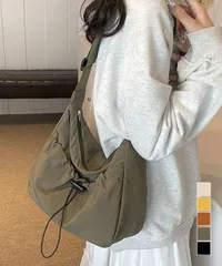 【５色】ショルダーバッグ ナイロン 無地 軽量 レディース★斜めがけ 肩掛け ボディバッグ ユニセックス カジュアル おしゃれ お出かけ