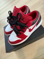 ナイキ エア ジョーダン 1 ロー レッド ホワイト ブラック