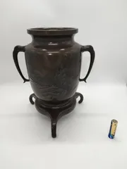 花器 焦げ茶色 花台 窯 工房 池坊 フラワーベース 水盤 華道具 花瓶 変形 シンプル 生花 華道 金属 手作り アンティーク レア レトロ インテリア ビンテージ 昭和 鳳凰耳 桔梗口 焼青銅色 24428四つ葉[YT00530]