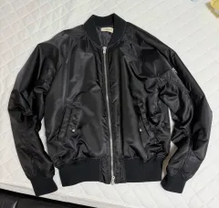 FEAR OF GOD(フィアオブゴッド) ESSENTIALS エッセンシャルズ MA-1 初回版