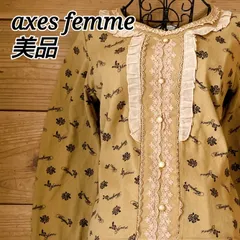 美品✨ アクシーズ ファム axes femme ニット プルオーバー ブラウス風 トップス フリル レース デザインボタン パールボタン 総柄 花柄 刺繍 切り替え 異素材 重ね着風 クラシカル フェミニン ガーリー 秋冬コーデ 黄色 イエロー マスタード