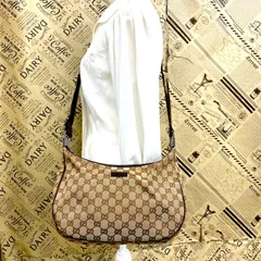 グッチ ショルダーバッグ GGキャンバス ハーフムーン サコッシュ 旅行 FY69